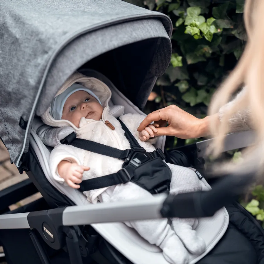 Online Thule Shine travel system bundle