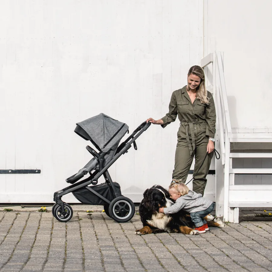 Sale Thule Sleek travel system bundle